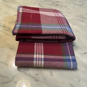 Country Curtains set of (2) pillow shams/ Firm price